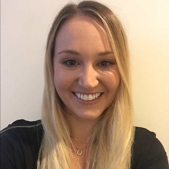Meet your Posher, Hailey - Picture 6 of 7